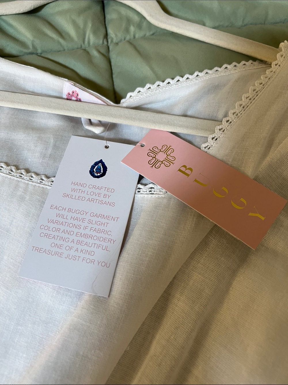 Buggy Sisi Dress in white and Gold - Picture 4 of 6